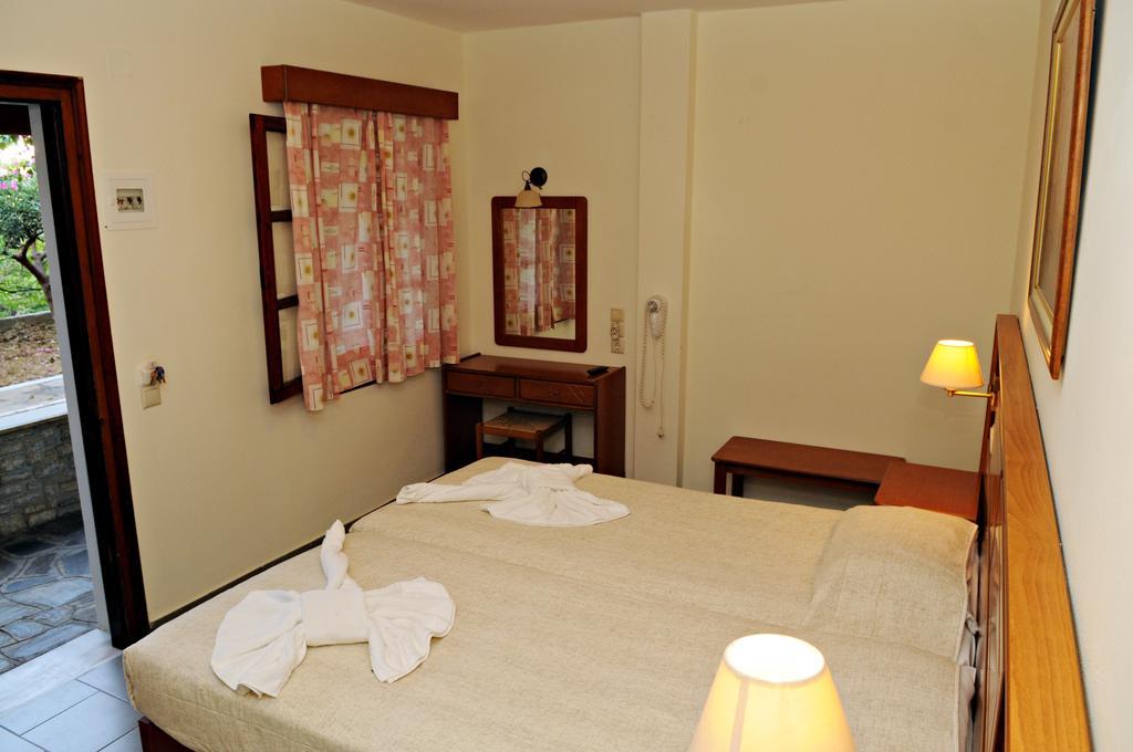 Hotel Athena Κοκκάρι Εξωτερικό φωτογραφία